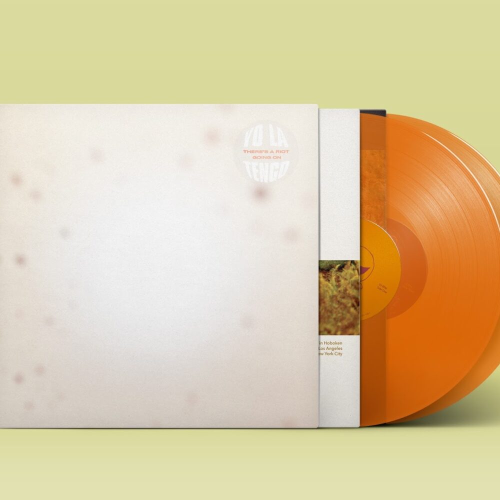 YO LA TENGO / THERE´S A RIOT GOING ON